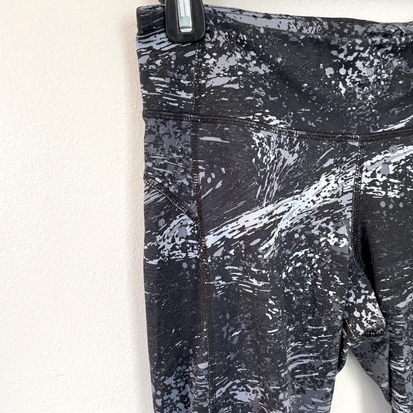 Champion | Black/Gray Galaxy Leggings | Size Small - Picture 3 of 7